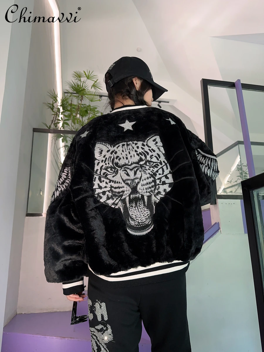 

Высококачественная модная плюшевая куртка, черная свободная меховая хлопковая куртка для мужчин и женщин, тяжелое пальто с крыльями головы тигра, тяжелое пальто со стразами