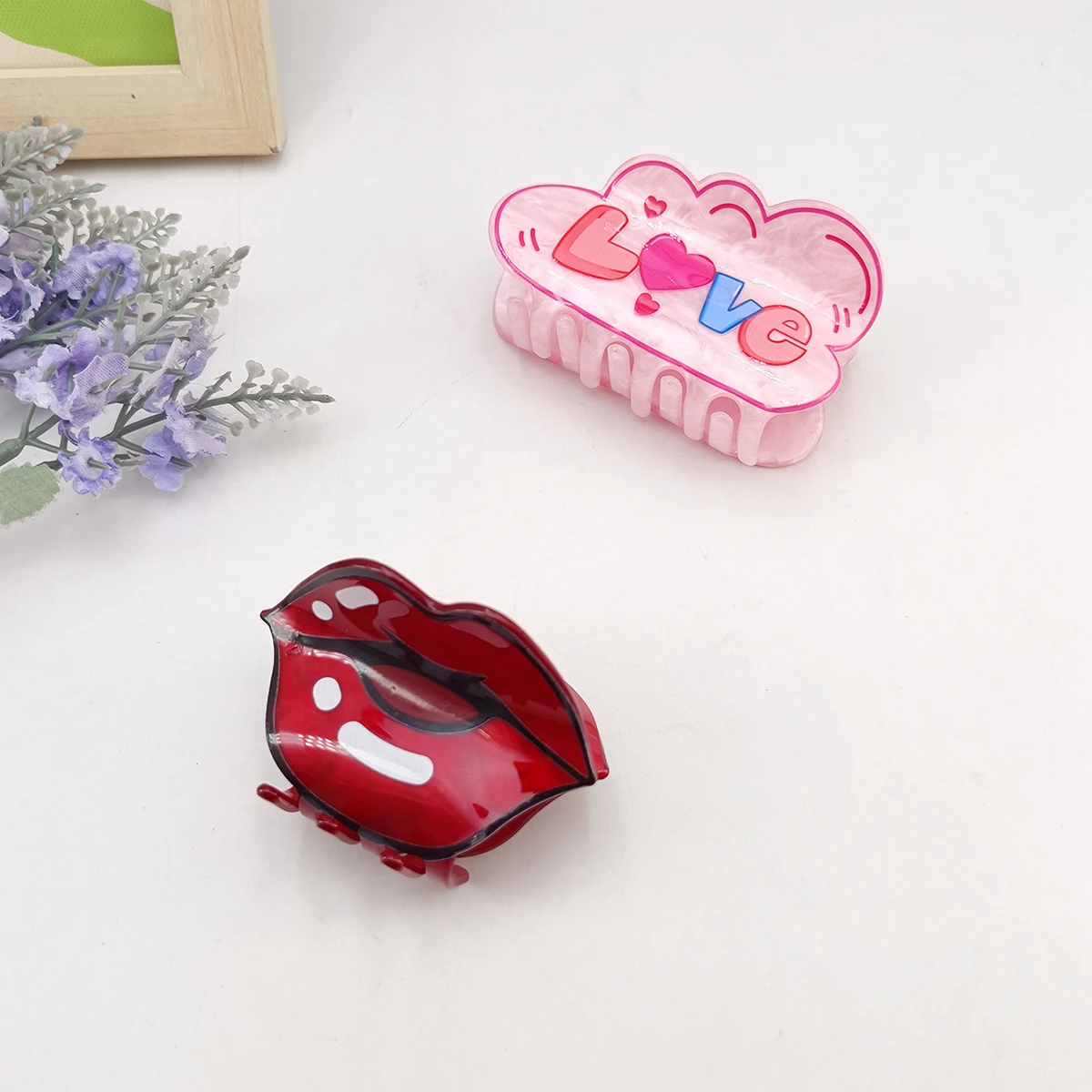 

1 шт., сексуальная заколка для волос с красными губами, средняя акриловая противоскользящая устойчивая заколка, милый ретро-мультяшный дизайн, аксессуар для волос для женщин