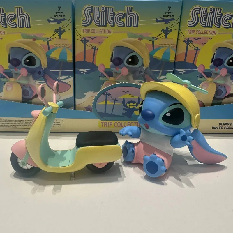 MINISO Disney Stitch Swim Series Blind Box Stitch Ornament Anime Figure ragazzi ragazze Cute Mystery Box Gift