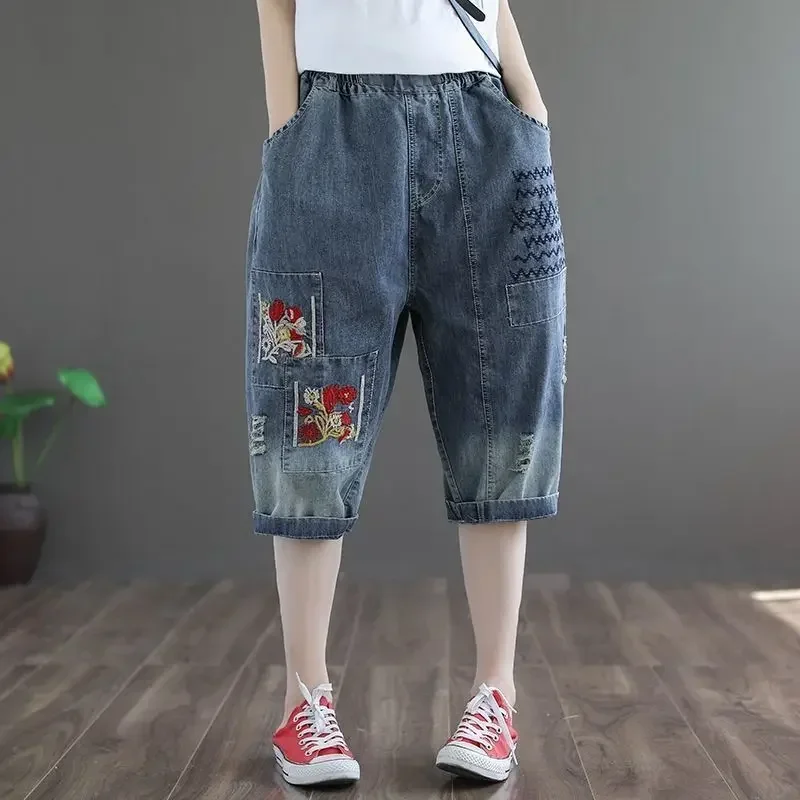 Capri Jeans Vrouw 2024 Koreaanse Mode Dames Hoge Taille Moeder Oversized Borduurwerk Gescheurde Harem Broek Korea Wijde Pijpen Y 2K Baggy Nieuw