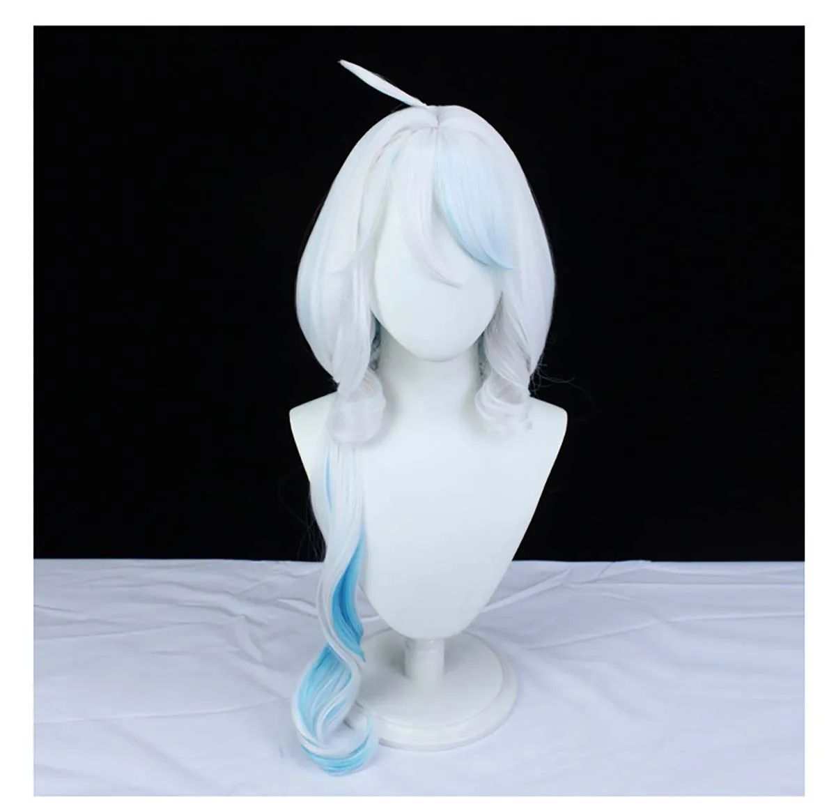 

Genshin Impact Furina Focalors Hydro Archon Cosplay Costume Wig