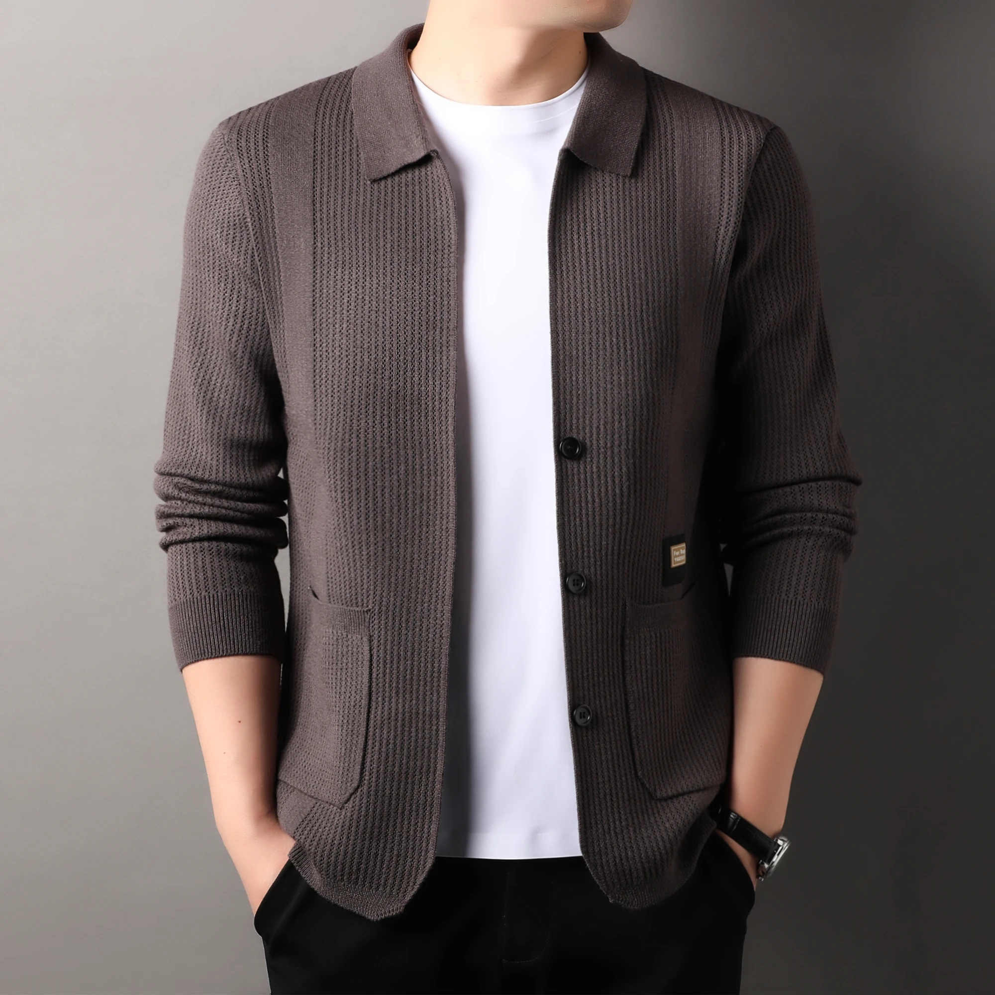 

Advanced brand letter emboss sweater cardigan luxury new fashion pocket comfort casual solid color men knitted lapel coat jacket