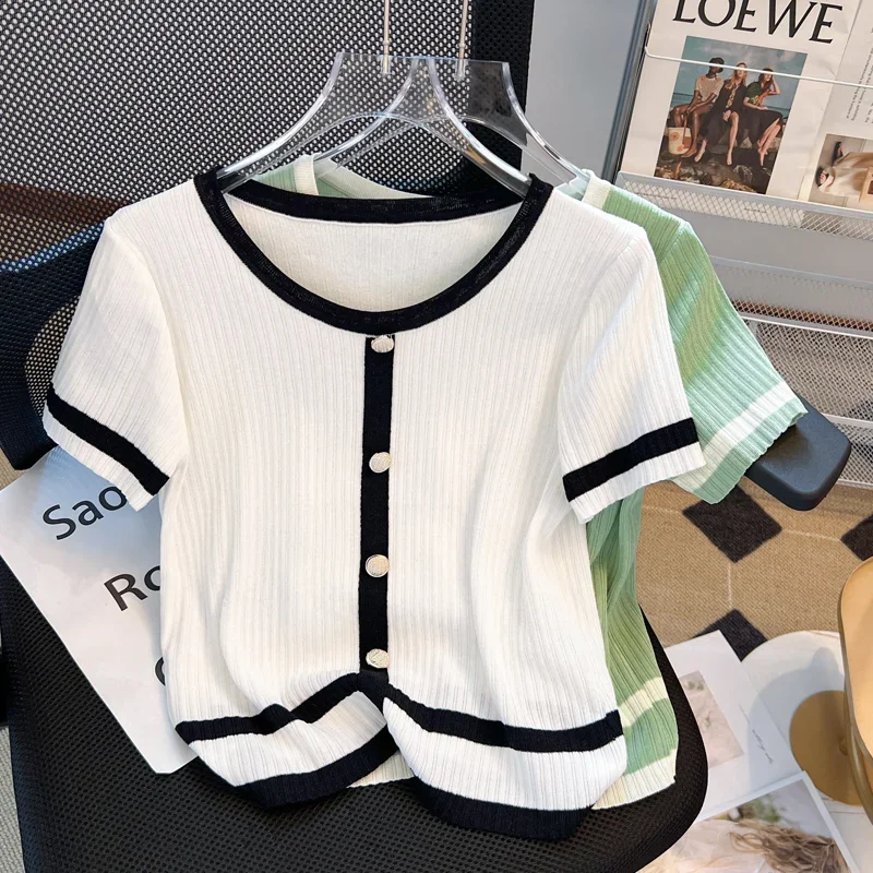 

Женская летняя новая маленькая тонкая шелковая шикарная футболка с круглым вырезом и пуговицами, модная французская футболка с небольшим ароматом и короткими рукавами, свитер