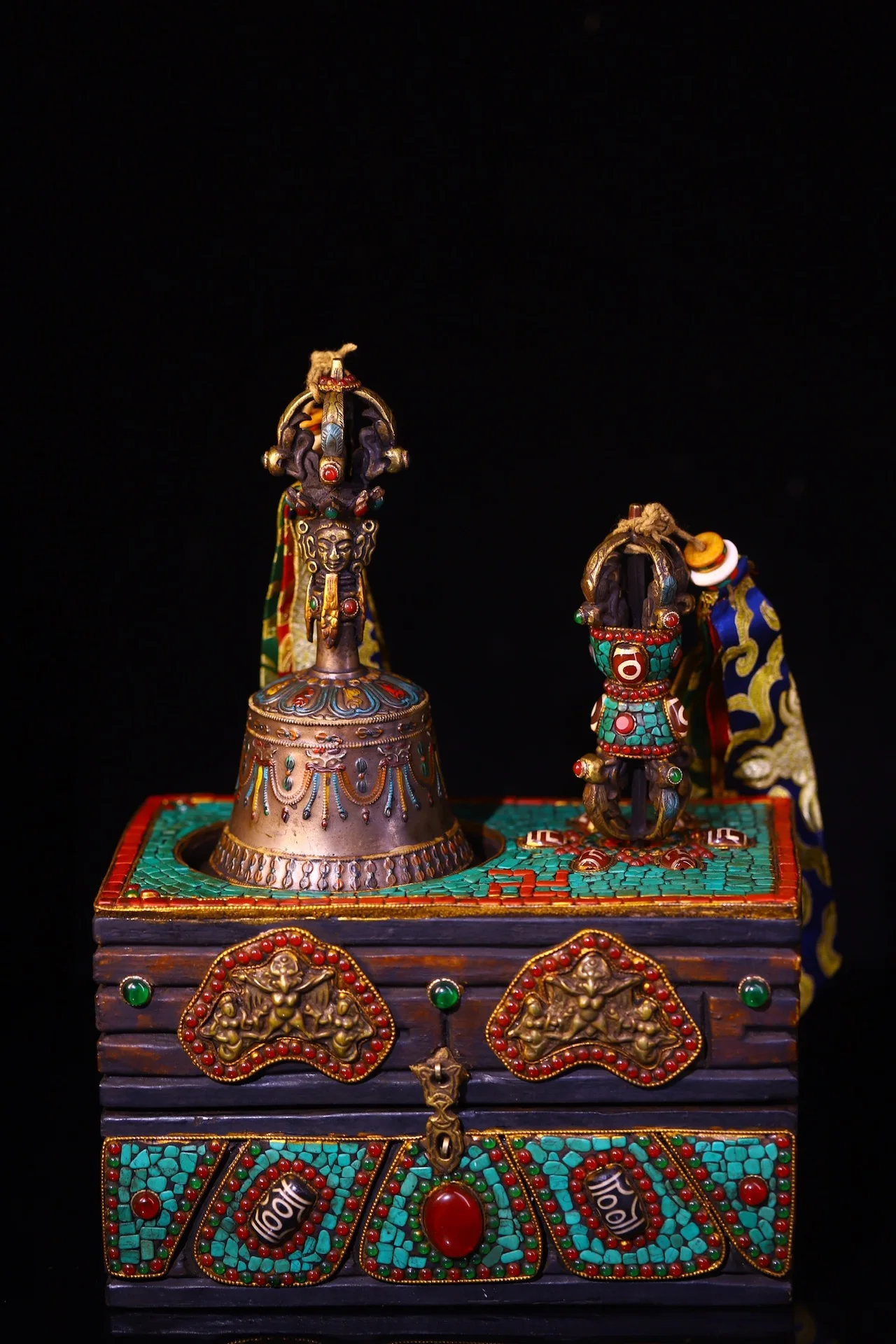 

9"Tibetan Temple Collection Old Bronze Mosaic Gem gZi Beads Turquoise Bodhi Root Box Eight Treasures Old Ringing Bell Vajra