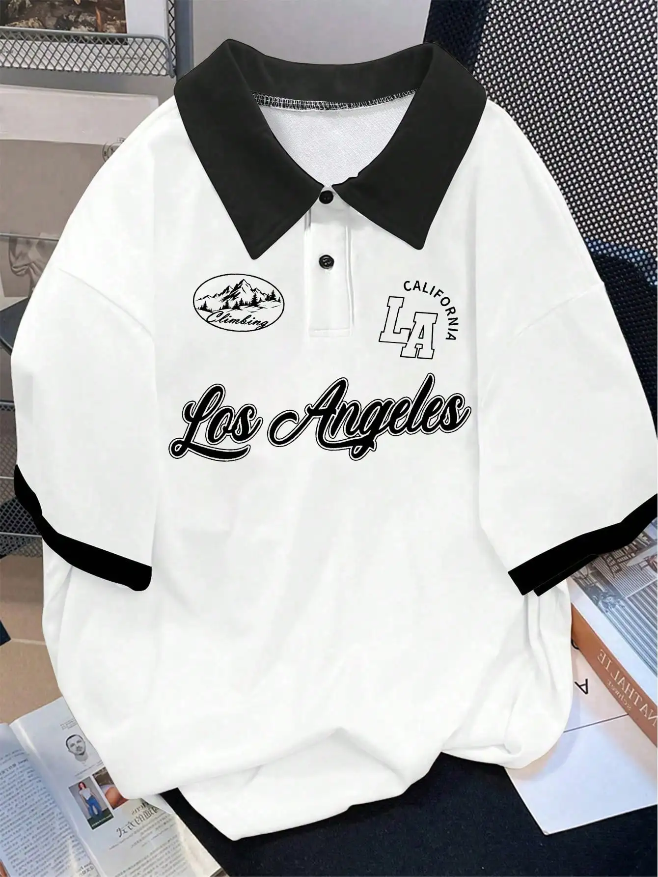 

Men's White Black Contrast Collar Graphic Print Short Sleeve Casual Polo Shirt