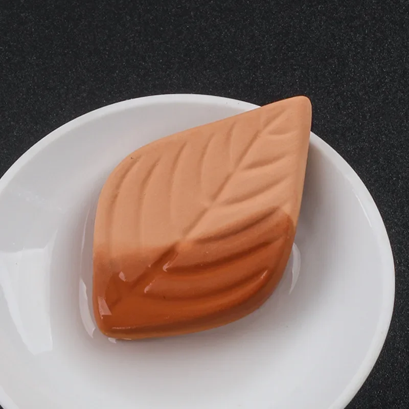 Portable Leaf Cigar Humidifier Tobacco Moisturizer Reusable Clay Hydrostone Terracotta Humidifying Stone Keeping Moist Fresh