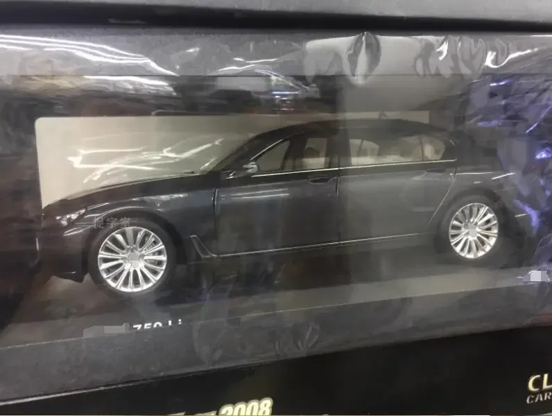 Modelo de coche de juguete fundido a presión para niños, regalos de exhibición de Hobby, adornos de colección, BMW serie 7, 750Li, G12, 1/18, 2017