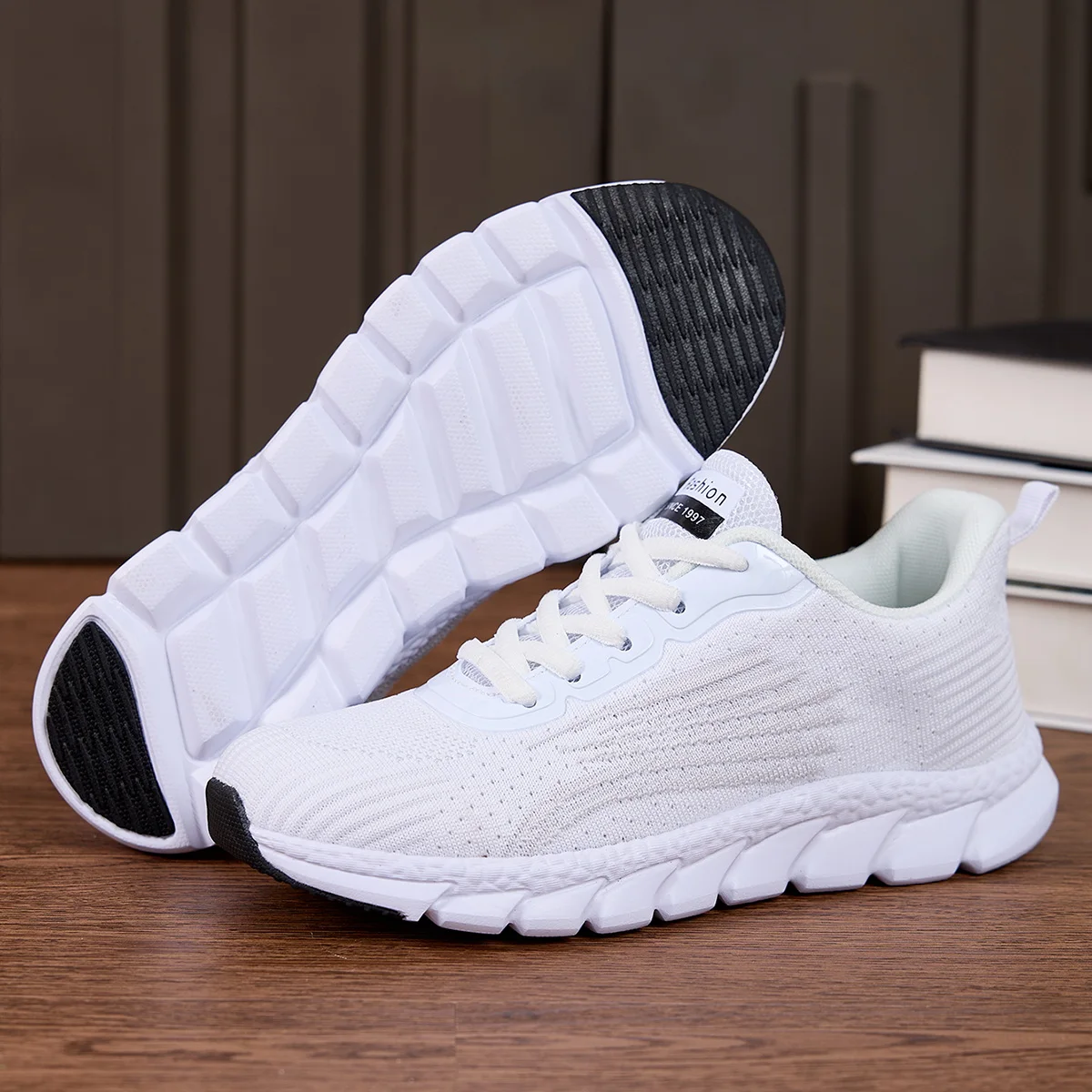 Women Shoes for Female High Quality Fashion Classic Sneakers Comfortable Mesh Breathable White Casual Shoe Running Women Shoes
