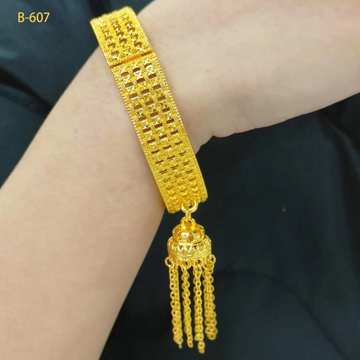 New African Dubai Style Gold Color Bangles Bracelet With Tassel Pendant For Women Indian Nigerian Wedding Jewelry Party Gifts