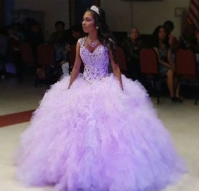 

2021 New Quinceanera Dresses Lilac Color Tulle Ball Gown Luxury Beaded Sequins Top Sweetheart Illusion Gown for Sweet 15 Year
