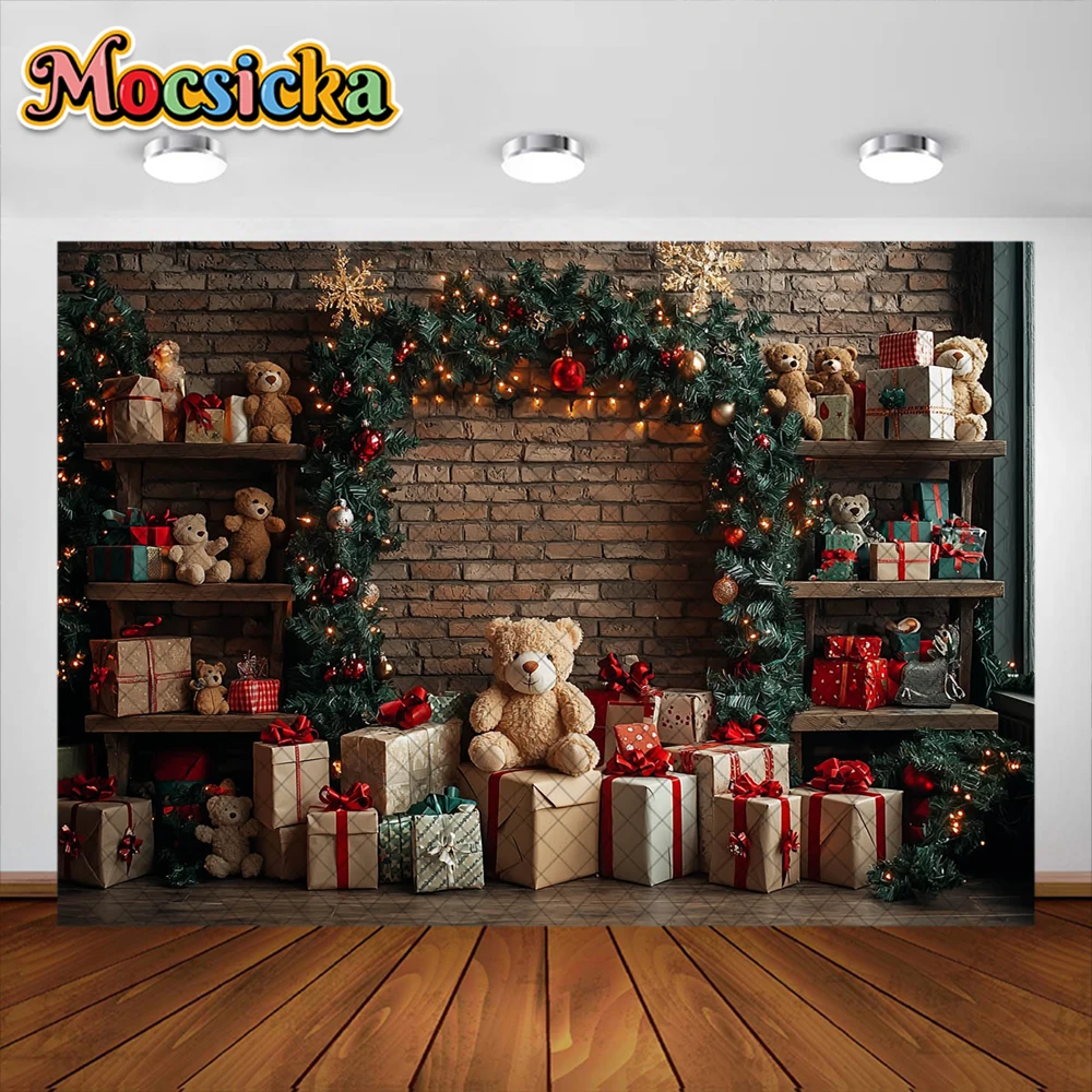 พวงมาลัยตุ๊กตาหมีน่ารักพื้นหลังสำหรับถ่ายภาพในห้องเทศกาลคริสต์มาสตกแต่งเป็นของขวัญฉากหลังรูปภาพภาพเหมือนวันหยุดของเด็กอุปกรณ์ประกอบฉากสำหรับสตูดิโอ