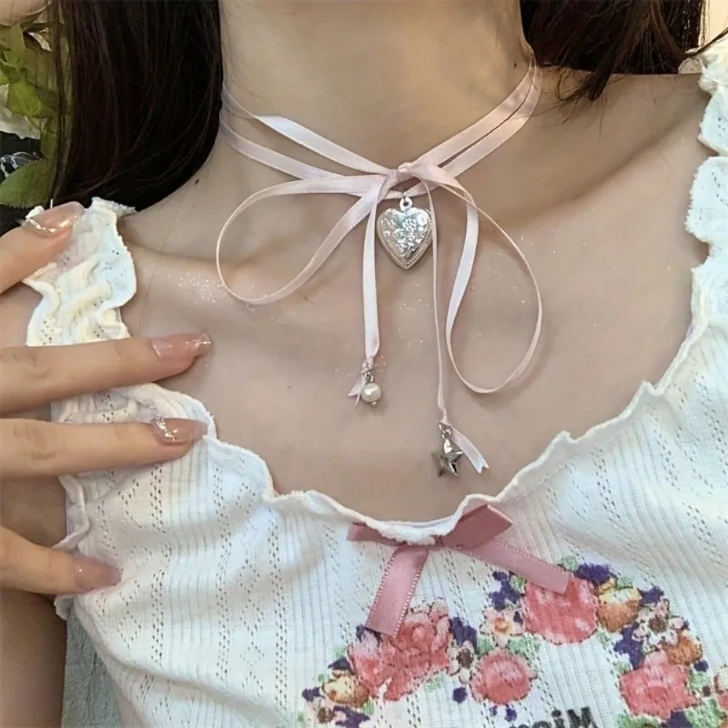 

1 piece of Y2K style, sweet, cute, fashionable, minimalist party vacation butterfly knot heart star pendant necklace with ribbon around the neck