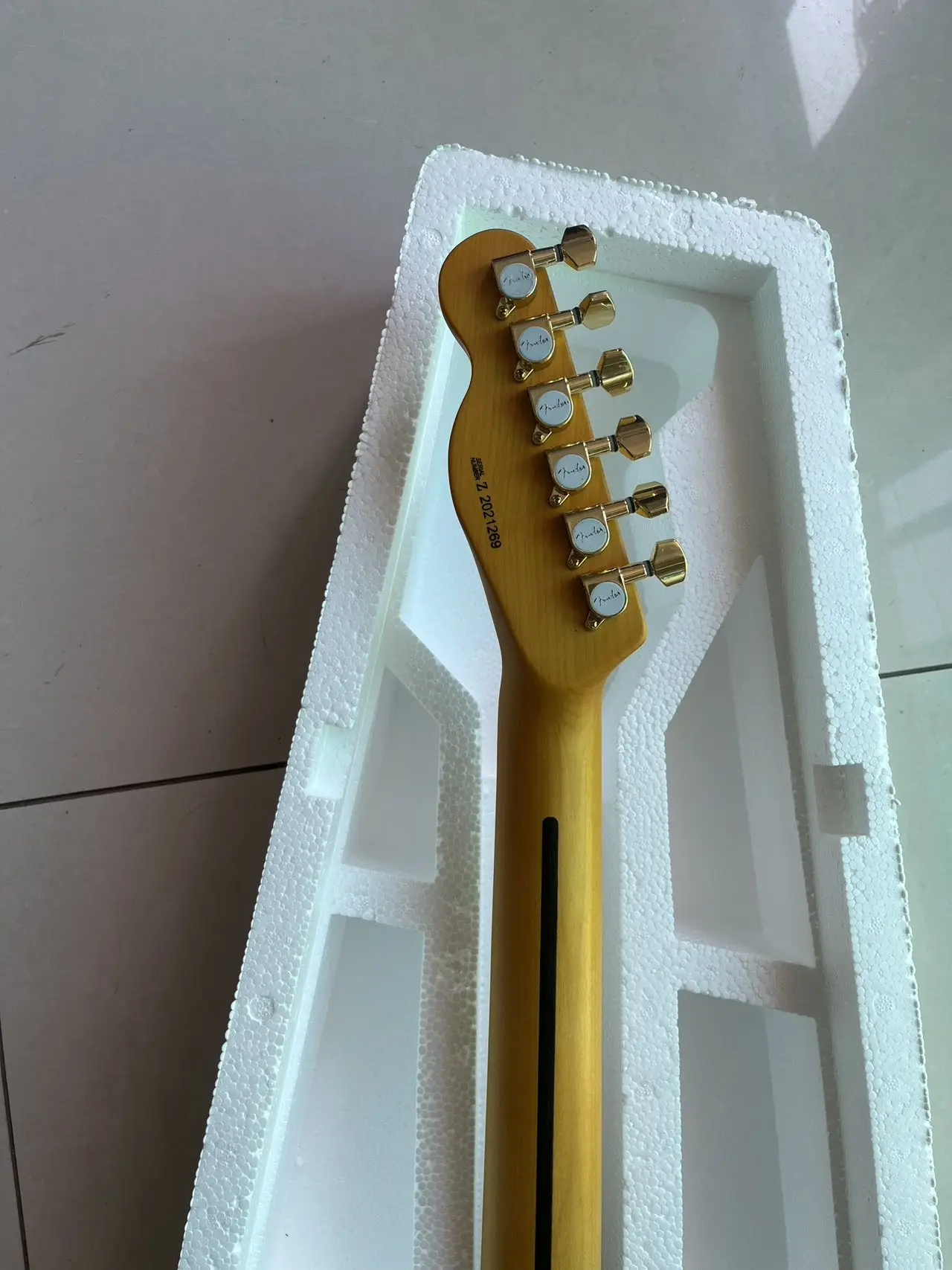 Gitar badan basswood kualitas tinggi kustom 6 senar gitar The telecast-er model figur gitar elektrik CVXB ZDB