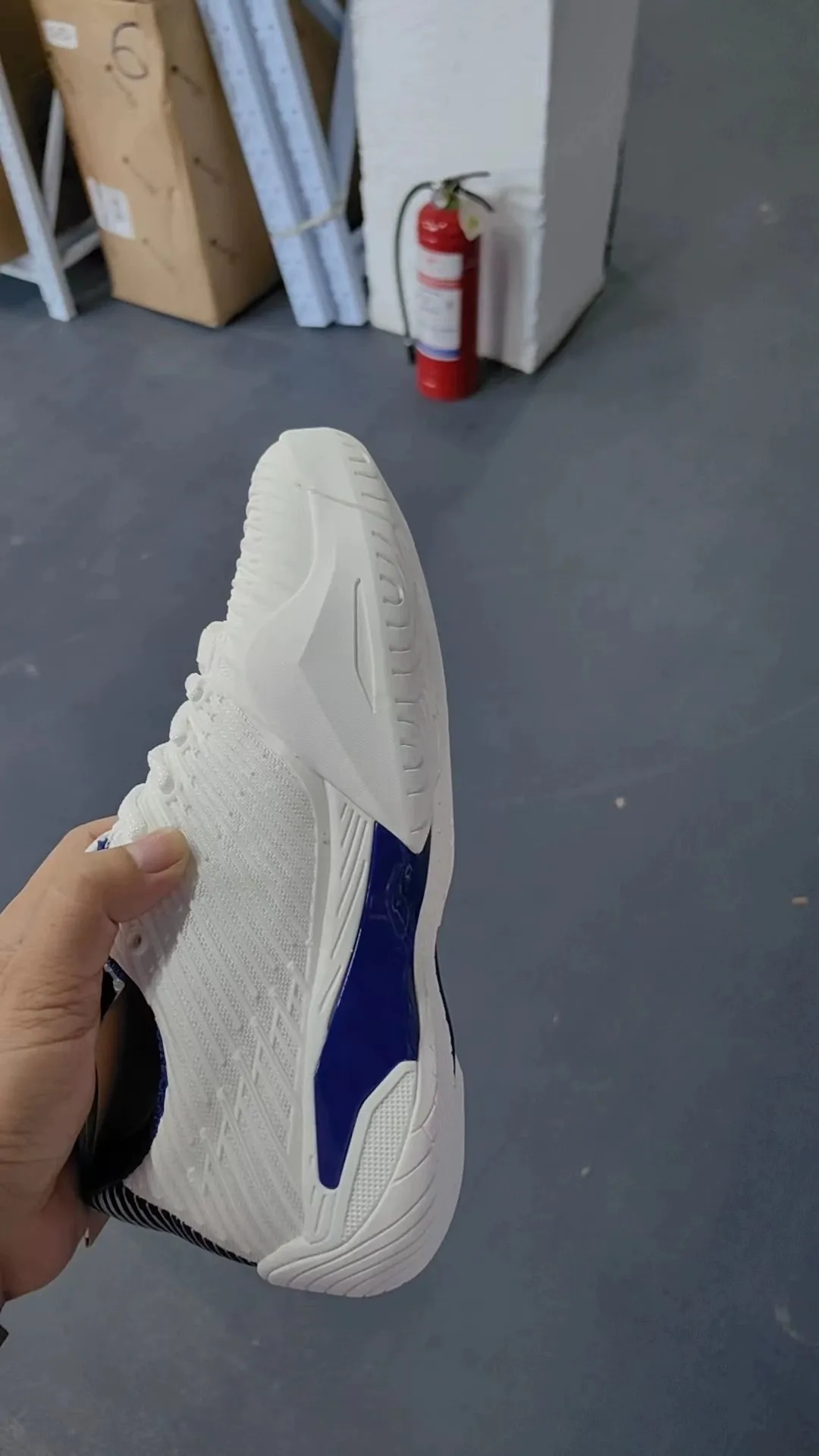 Men's Badminton Shoes Breathable Anti-Slip Sports Tennis Shoes 2025 Men's and Women's Sports Shoes