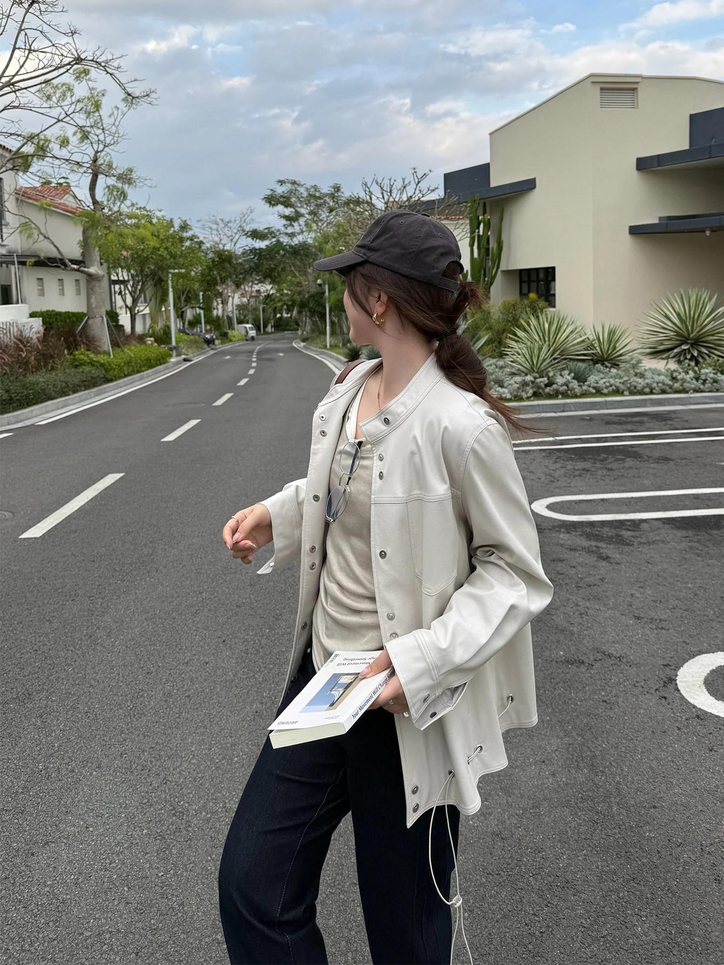 

Кожаная куртка свободного кроя с регулируемым подолом, больших размеров, женская повседневная кофта с длинными рукавами для полных женщин, нейтральный стиль, на каждый день