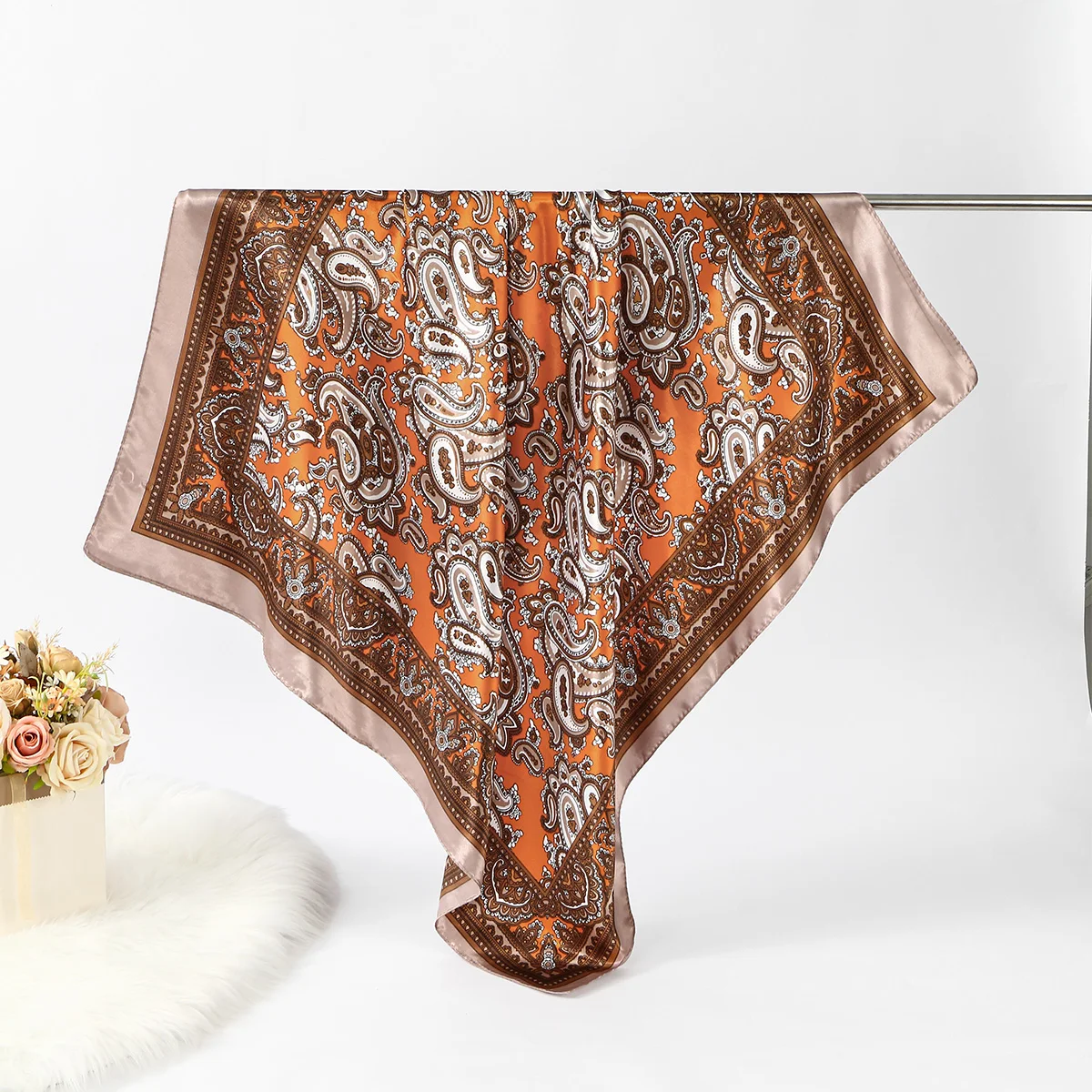 Modisches Paisley-Print-Kerchief, Damen-Haarschal, Seiden-Stirnband, Bandana, Kopftücher, quadratische Hijab-Schals für Damen – Detail 21