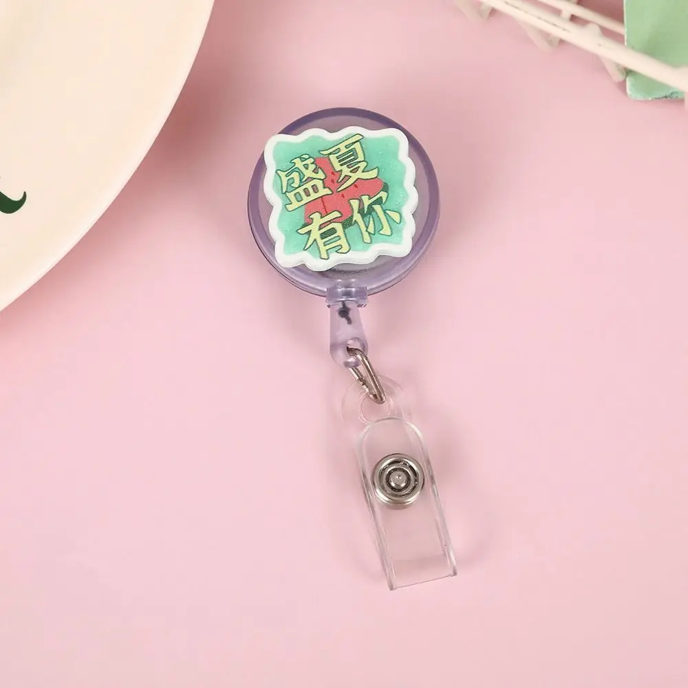 พวงกุญแจที่ใส่บัตรประชาชนรูปการ์ตูนน่ารักหัวเข็มขัดที่สตาร์ทมอเตอร์ไซค์ที่ยึดป้ายพยาบาลแบบยืดหดได้ทำจากอะคริลิกน่ารัก