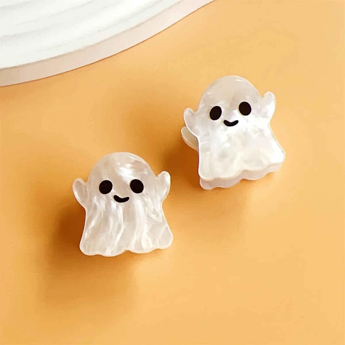 

Halloween Cute Spider, Cat, Bat Mini Acrylic Hair Clips - Perfect for 14+ Year Olds - Adorable Accessories for Your Hairstyle