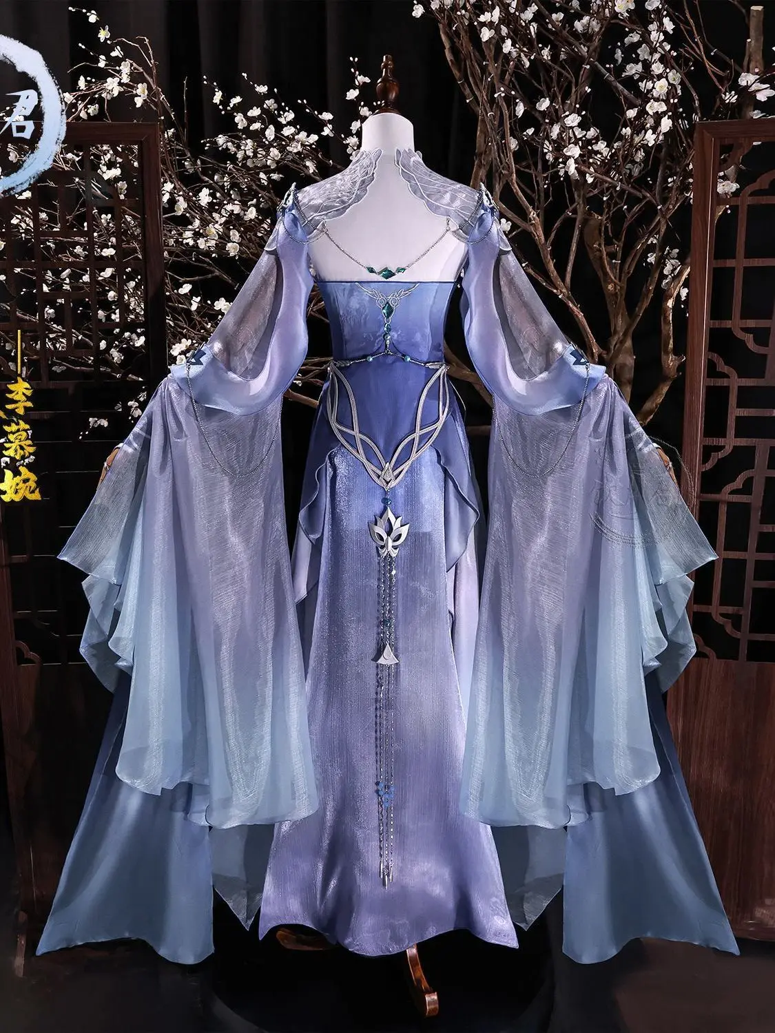 أزياء Yinyue Jun Xianni التأثيرية Li Muwan التأثيرية لزراعة البحر أقوى ضوء القمر الأبيض أزياء الرسوم المتحركة مجموعة كاملة