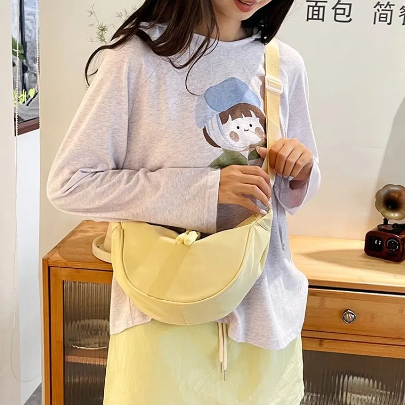 

Popular Elegant Shopper Bag For Women With Simple Design And Solid Color Designed Also As A Spacious Commuter Diaper Bag