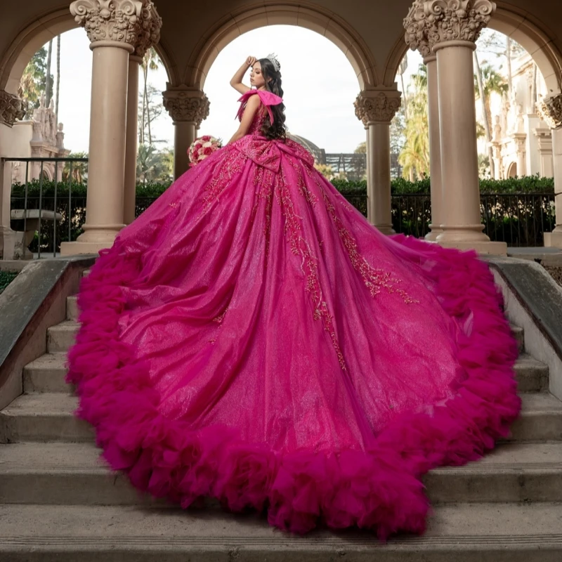 

Розово-красные блестящие платья Quinceanera с открытыми плечами и бисером с кристаллами и бантом, многоуровневое тюлевое платье для вечеринки, дня рождения, сладкое платье 16, Vestidos 15 De