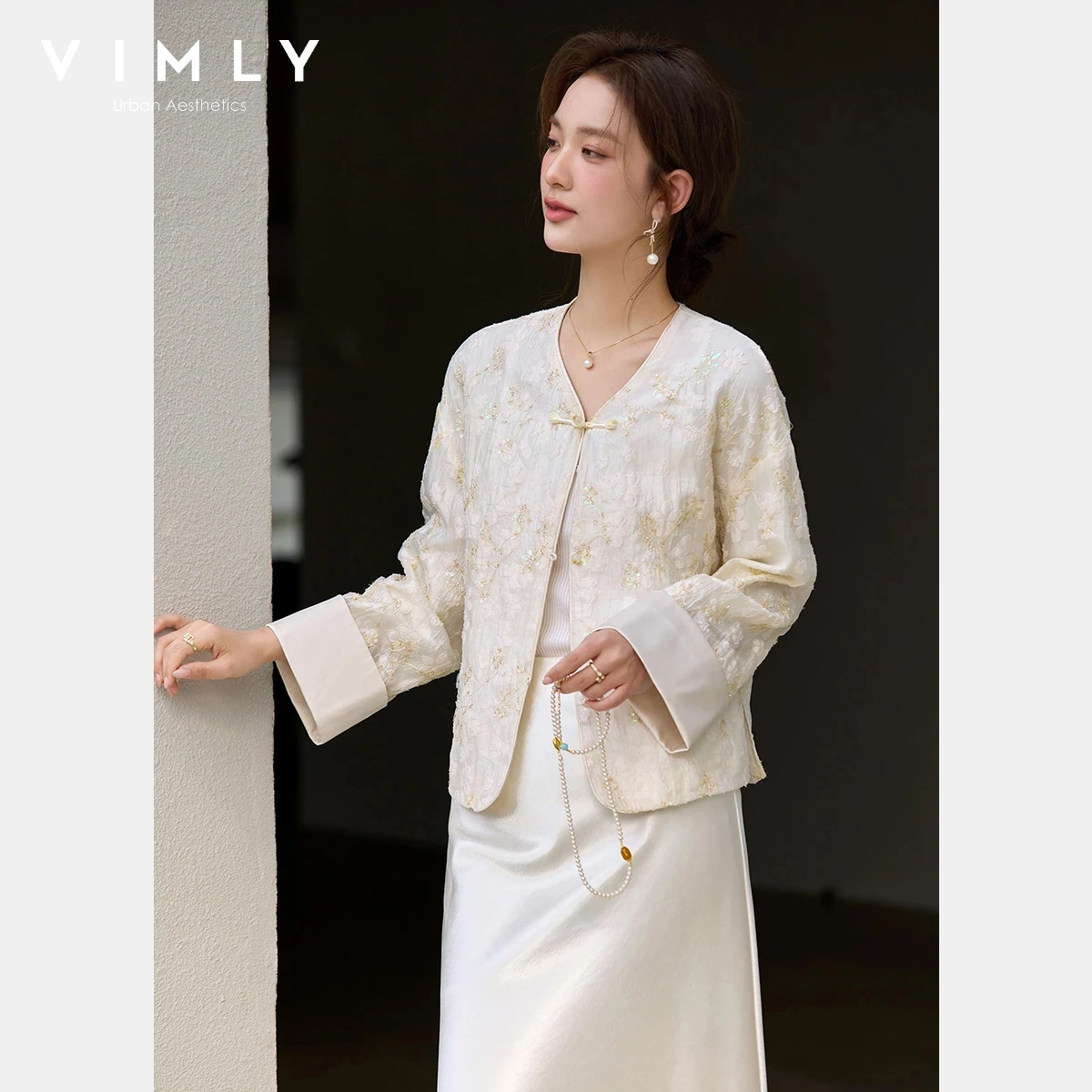 

VIMLY Women's Chinese Style Jacket 2026 Spring New Beige Sequined Embroidery Contrast Frog Button Casual Long Sleeve Coat A3993