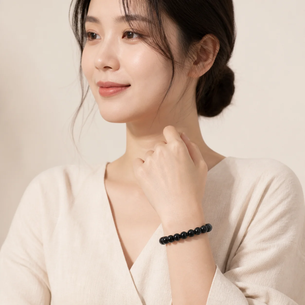 Handmade Black Ceramic Bead Bracelet with Elastic Cord Handwoven Jewelry Minimalist Wrist Accessory Style 608P9-14