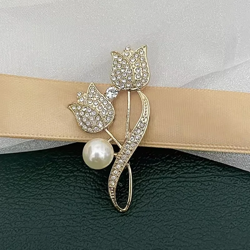 Spille da balia eleganti: l'accessorio perfetto per ogni look
