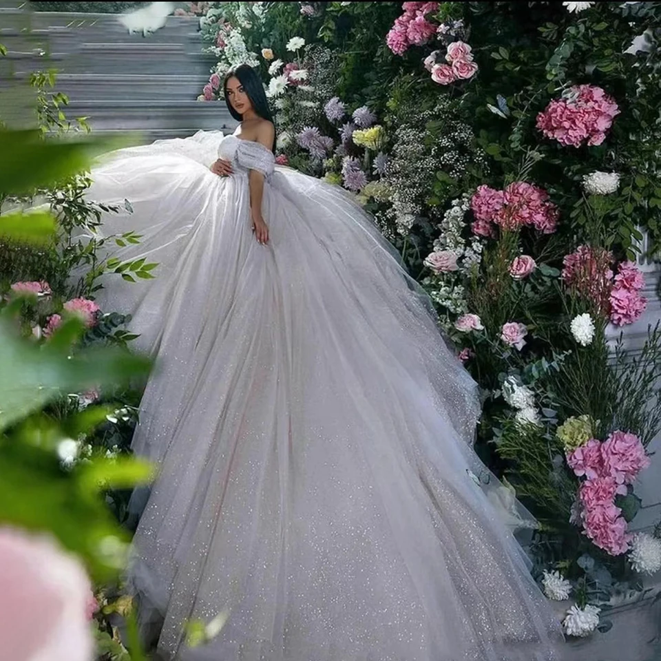 Abiti da sposa di lusso con applicazioni in pizzo con spalle scoperte e perline 2024 con abiti da sposa con strascico taglie forti per le donne