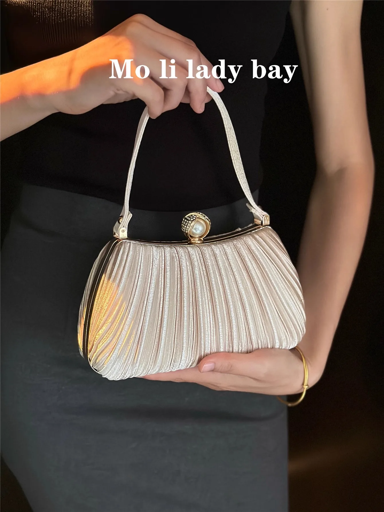 

Fashion Satin Pleated Women Handbag High Quality Luxury Glitter Clutch Purse Wedding Party Banquet Bag Shoulder Crossbody Bag