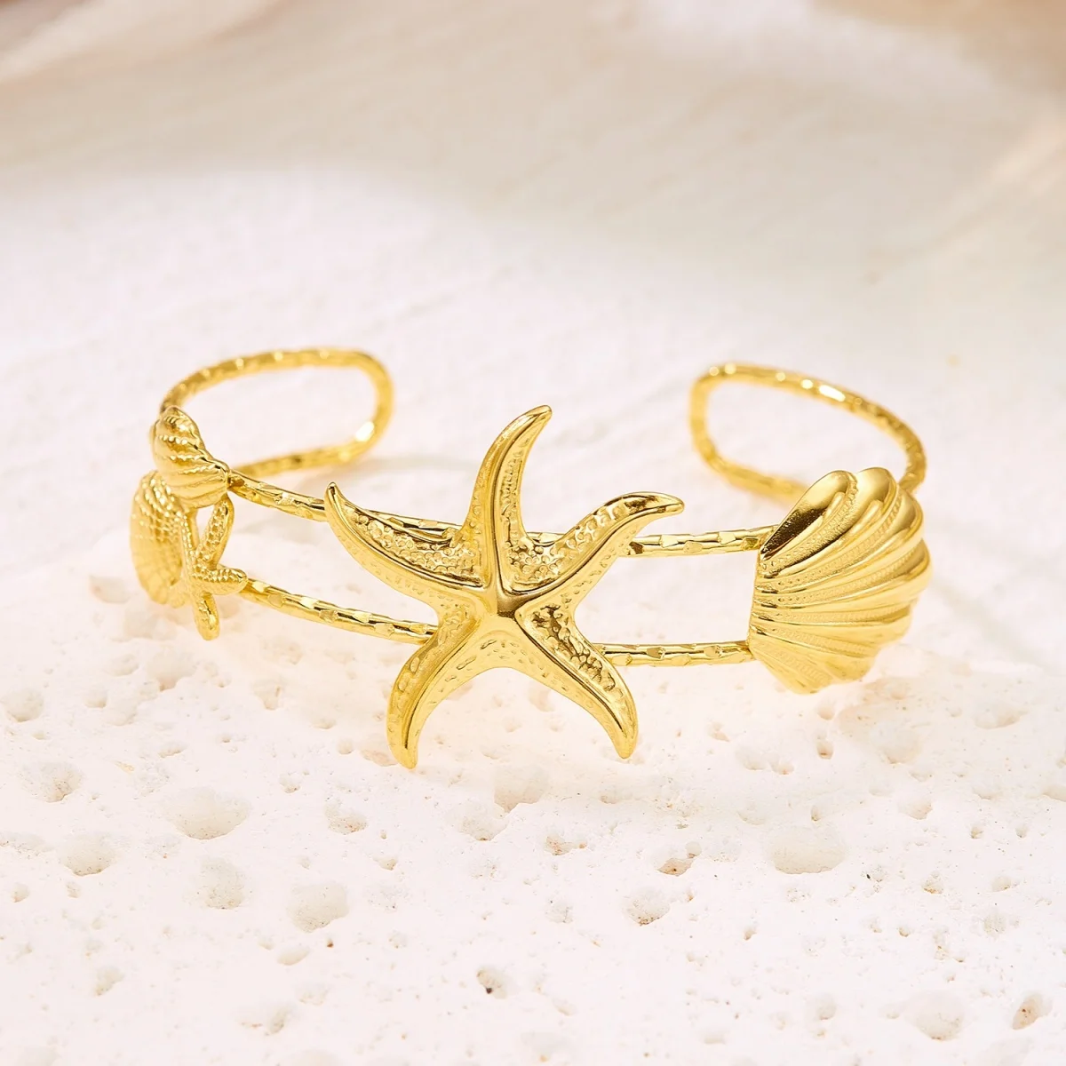 Mehrliniger Armreif aus Edelstahl mit Seestern-, Muschel-, Quallen-, Seepferdchen-, Sonnen- und Schildkrötenmotiven für Damen und Herren, Sommer-Schmuck. – Detail 37