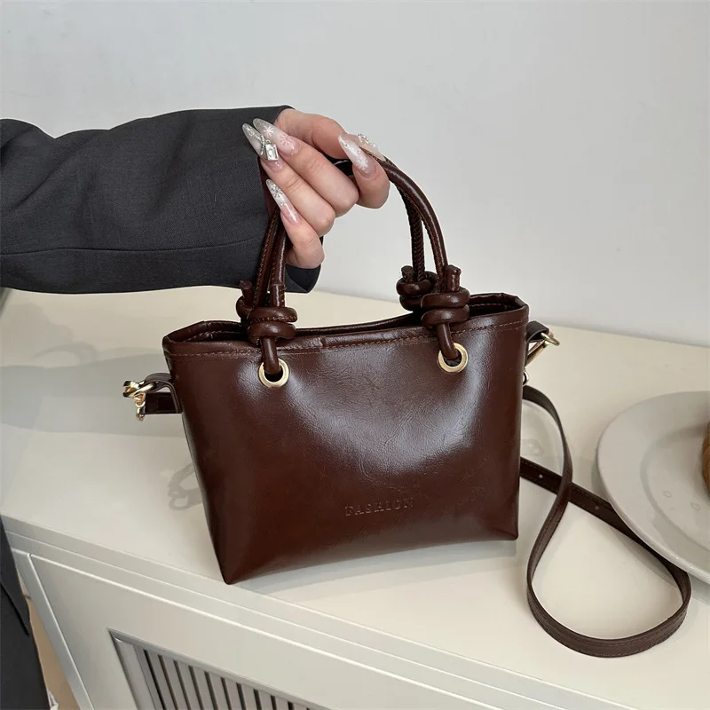 

New fashionable women's bag casual messenger bag trendy and beautiful retro versatile simple portable shoulder bag PU material
