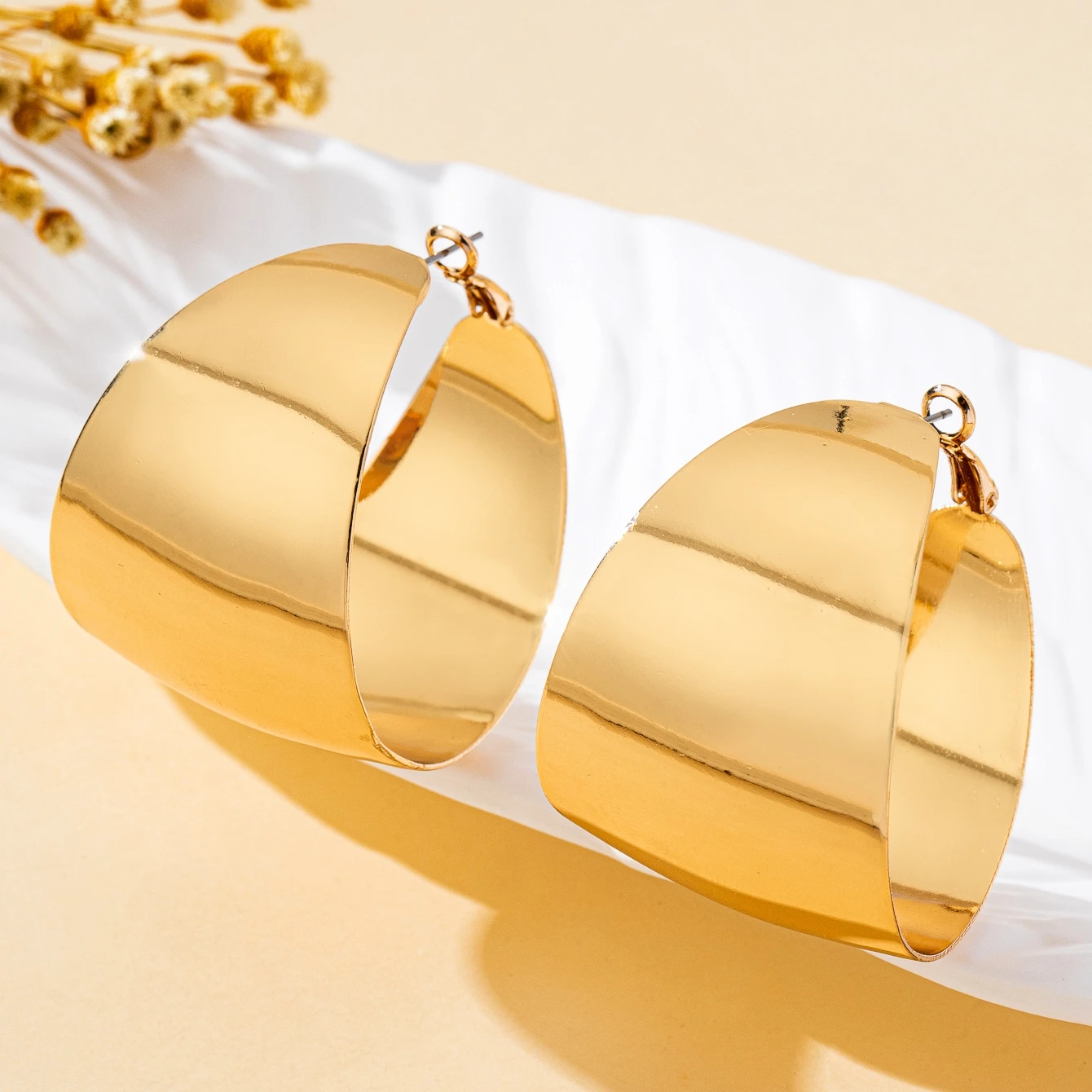 Women's Smooth Geometric C-Shaped Large Circle Hoop Earrings