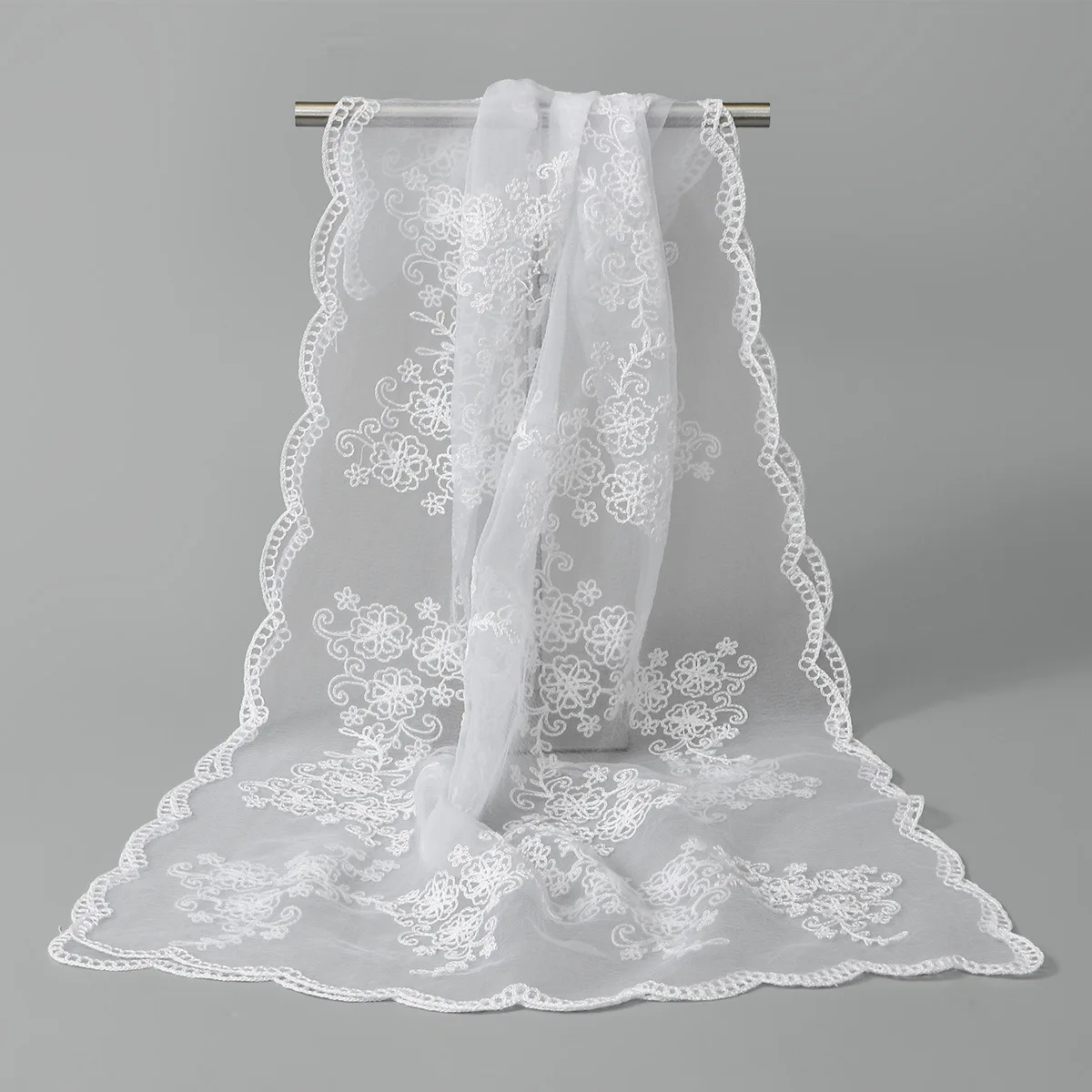 

Роскошный вышитый длинный шарф для женщин, мусульманский хиджаб, кружевной платок, шаль, бандана, повязка на голову, буфанда, фулярд, тюрбан 180*60 см