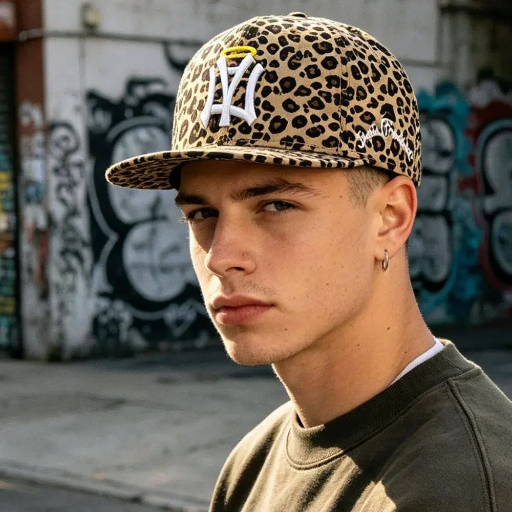 Heißer Verkauf: Unisex Flat-Bill-Snapback-Cap mit NA-Buchstaben und Flügel-Stickerei – Lässige Outdoor-Trend-Baseballkappe für Herren und Damen – Detail 18