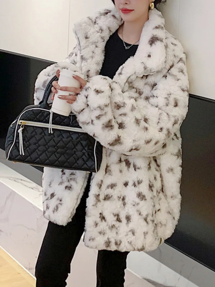 Ucxq moda leopardo casaco de pele do falso estilo europeu lapela todos os jogos solto casual quente outerwear feminino 2025 outono inverno 23c2926