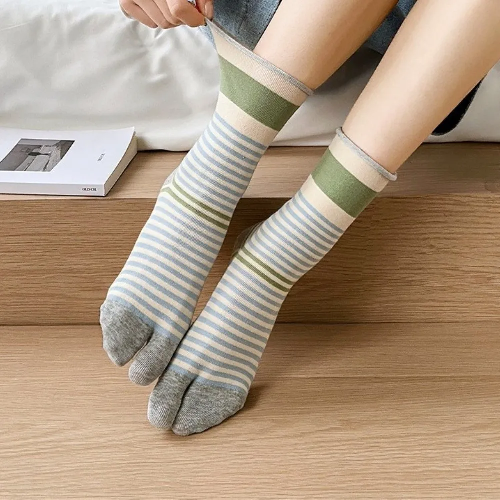 Retro Striped Split Toe Socks Japanese Style Mid-Calf Length Two-Toe Socks Two-Toe Design Casual Knit Roll Top Socks For Women