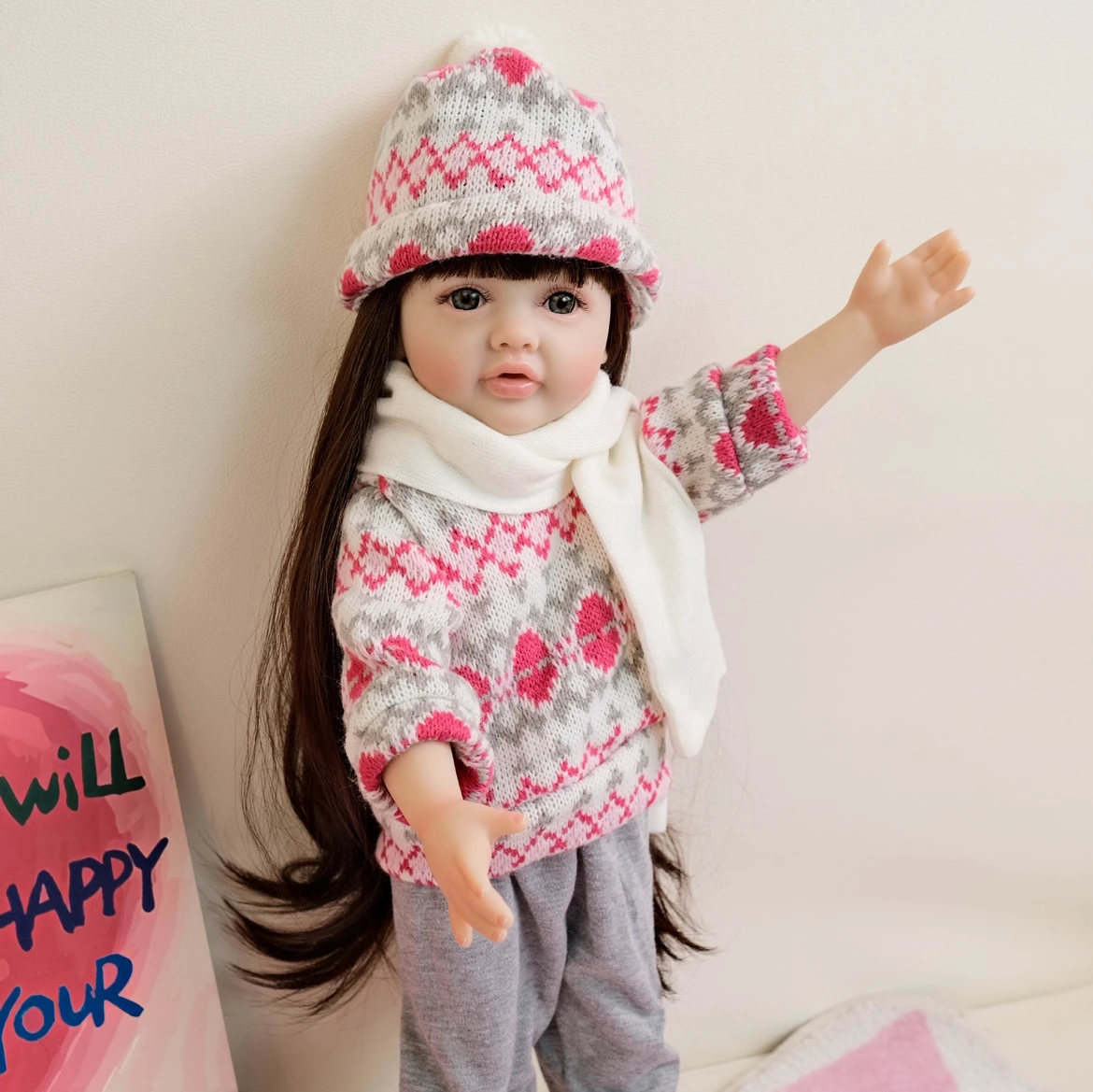 Betty Reborn Betty fatto a mano da 18 pollici: vestito con un maglione floreale accogliente e un pantaloni grigi, dettagli del viso realistici, arte in vinile morbido premium per bambini