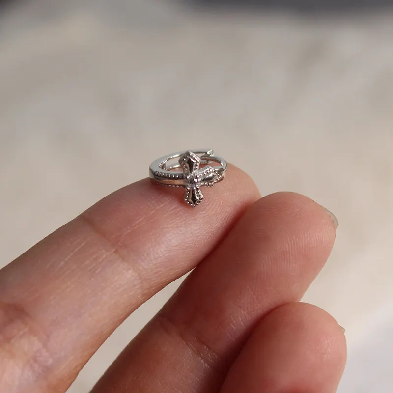 [Cciris.Com] S925 Silver 18K Gold Plated Cross Ear Cuff Vintage Minimalist Hypoallergenic Wholesale Dainty Jewelry for Women view 3