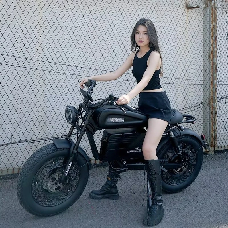 Tc Foreign trade factory direct sales retro electric motorcycle lithium battery wide tire high speed 250W battery life 31-60 kil