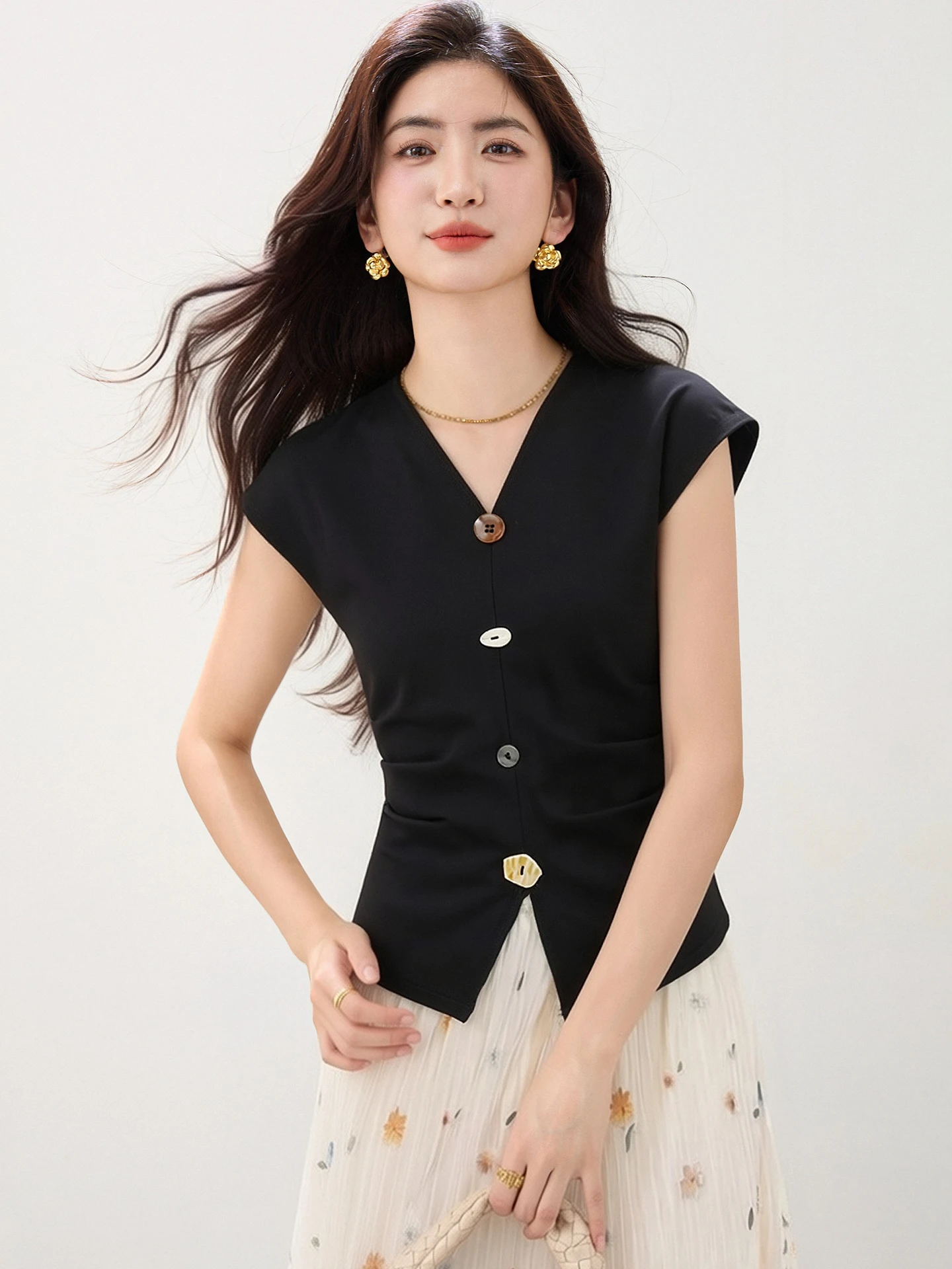 

Minimalist Women's Short Sleeve T-Shirt, Summer Korean Style New Retro Buttoned Cropped V-Neck Color Block Vest Versatile Waist-