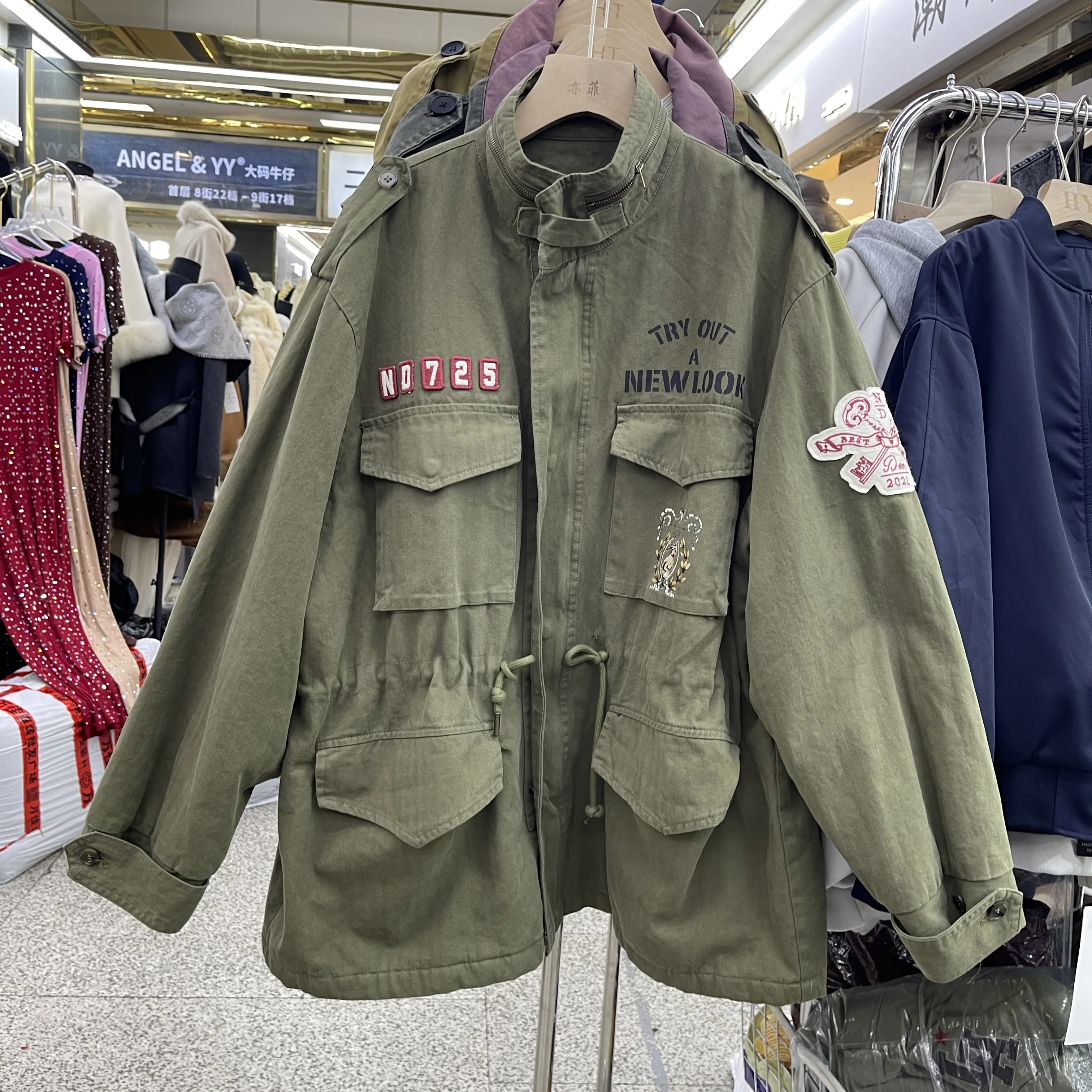 2025, Winter-Arbeitskleidungsstil, verdickter Baumwollmantel, Damen-Langarmjacke, lässiger Stil, lockeres Oberteil