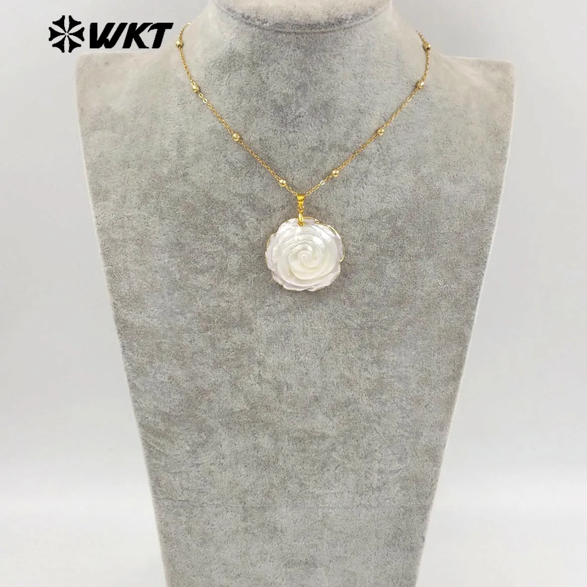 

WT-JN311 Mop Shell Elegant High-end Feel Necklace With 18k Real Gold Plated For Women Birthday Decorated