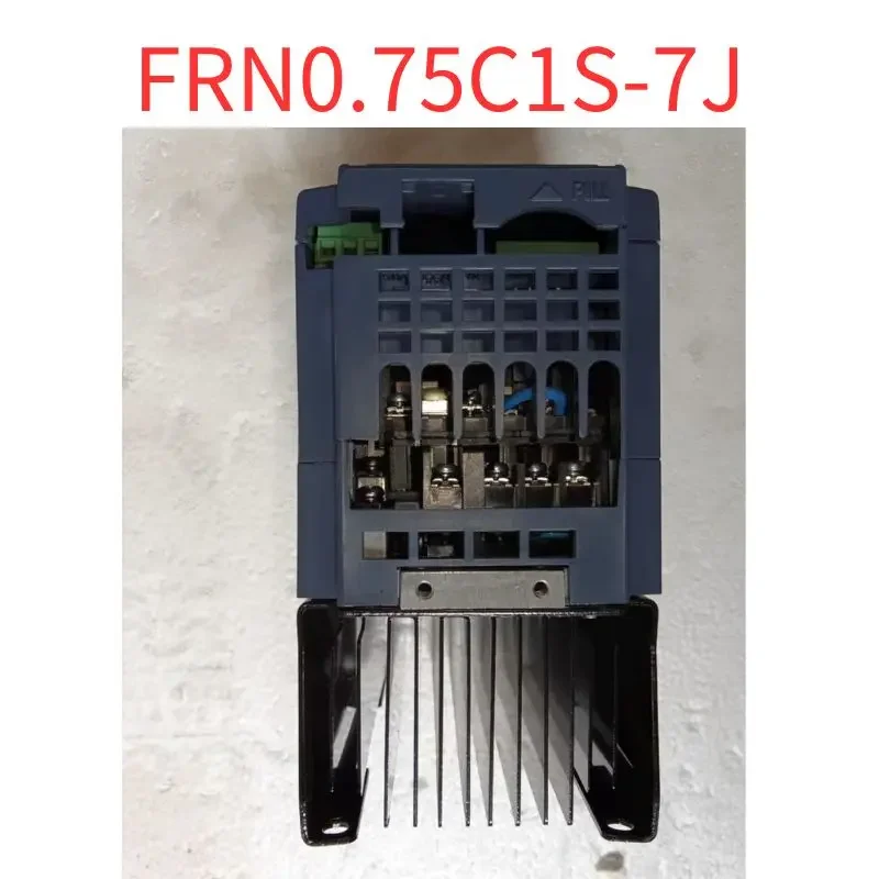 Second-hand FRN0.75C1S-7J Fuji frequency converter