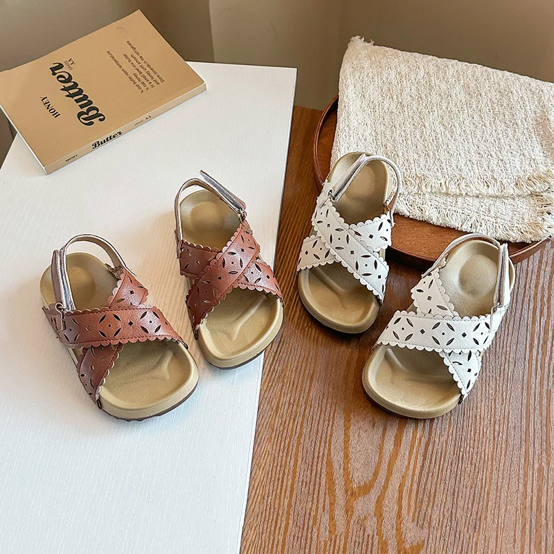 

2026 Summer New Kids Open Toed Sandals Comfort Non Slip Boys' Thick Soled Beach Shoes Simple Versatile Girls' Flat Sandals