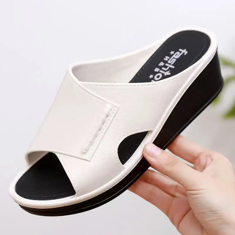 

Women Waterproof Wedges Peep Toe Slippers Summer New Thick Sole Non Slip Lightweight Home Slippers Outdoor Beach Slippers Sandal
