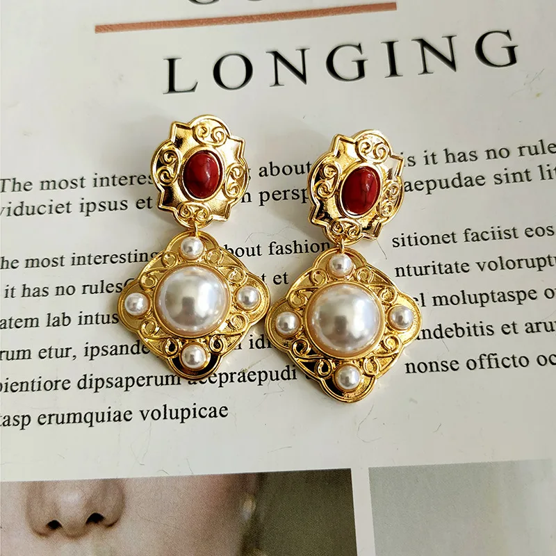 European and American retro temperament ethnic pearl metal silver needle earrings