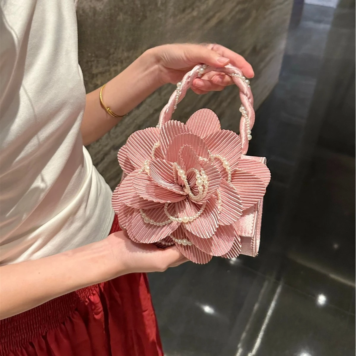 

Новая ретро-сумка в стиле чонсам с жемчужным декором и объемными цветами, сумка-кроссбоди для женщин