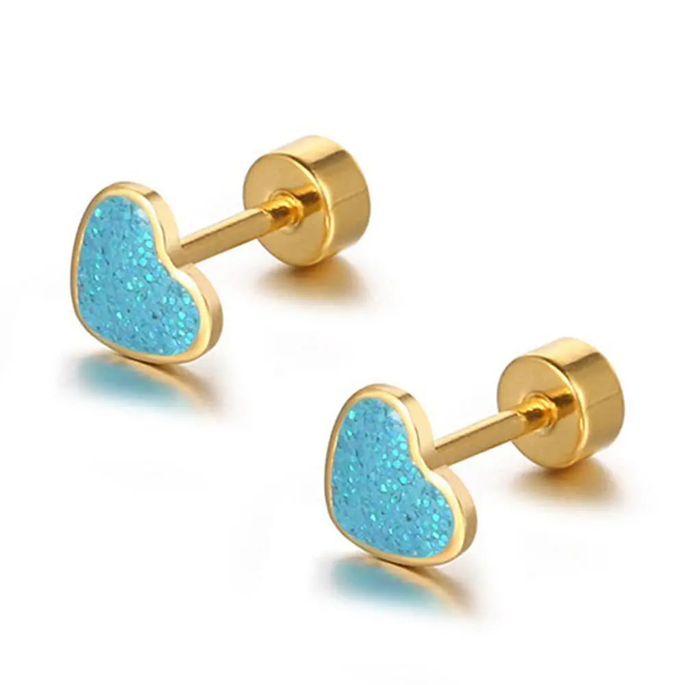 ZAKOL Titan-Ohrstecker mit Herz- und Liebesmotiv für Damen und Mädchen, 14 Karat vergoldet, hypoallergen, niedliches Knorpel-Tragus-Ohrzubehör – Detail 2