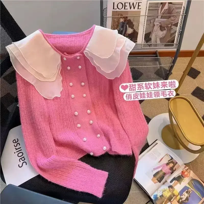 

Design-sensing Lace Spliced Pearl Button Sweater for Women's Spring New Sweet Slim Top